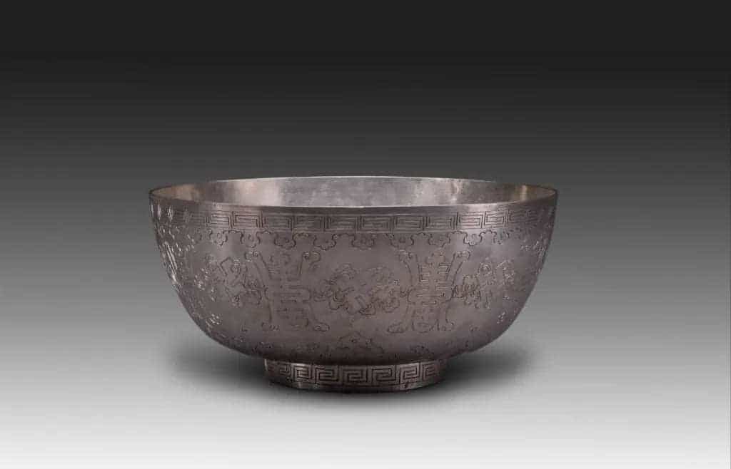 银錾“卍”寿纹碗 - 故宫金银锡器藏品_第1张