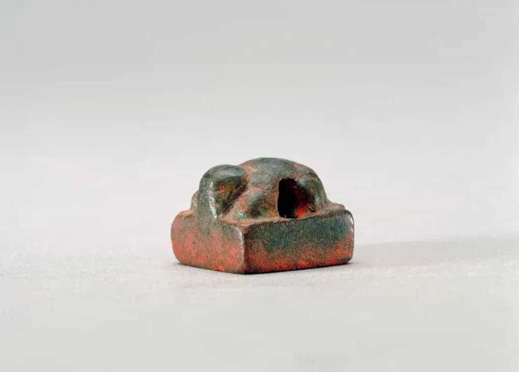 铜龟钮戏虎图案印 - 故宫玺印类藏品_第1张