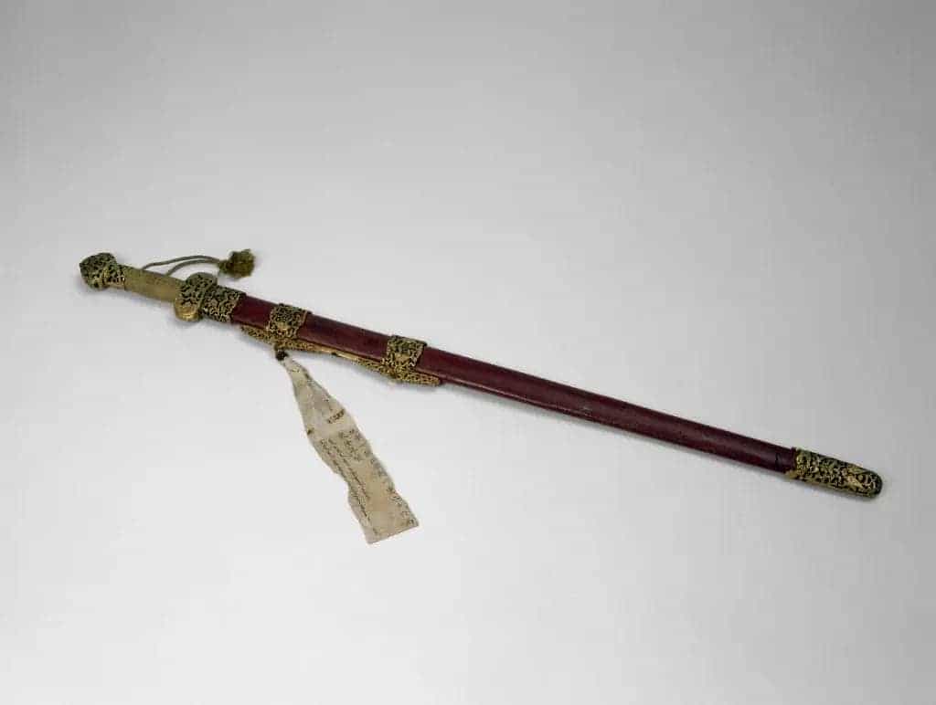 铁柄鲨鱼皮鞘出云剑 - 故宫武备仪仗类藏品_第1张