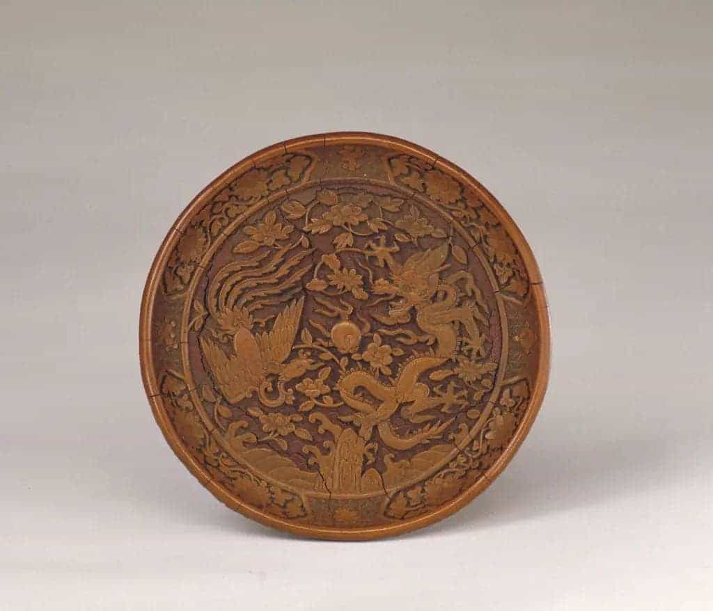 剔黄龙凤纹圆盘 - 故宫漆器藏品_第1张