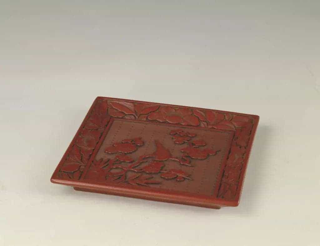 剔红梅花喜鹊图方盘 - 故宫漆器藏品_第2张