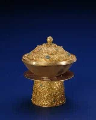 金錾花高足托盖玛瑙碗 - 故宫金银锡器藏品_第1张