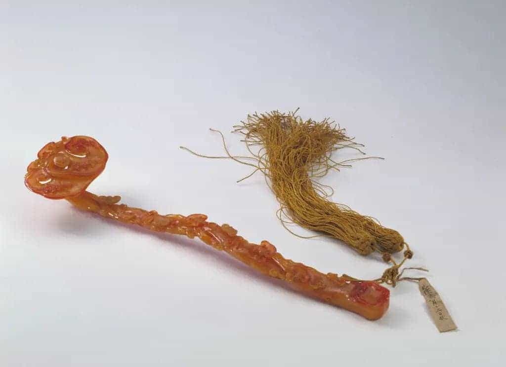 鹤顶红灵芝如意 - 故宫生活器具类藏品_第1张