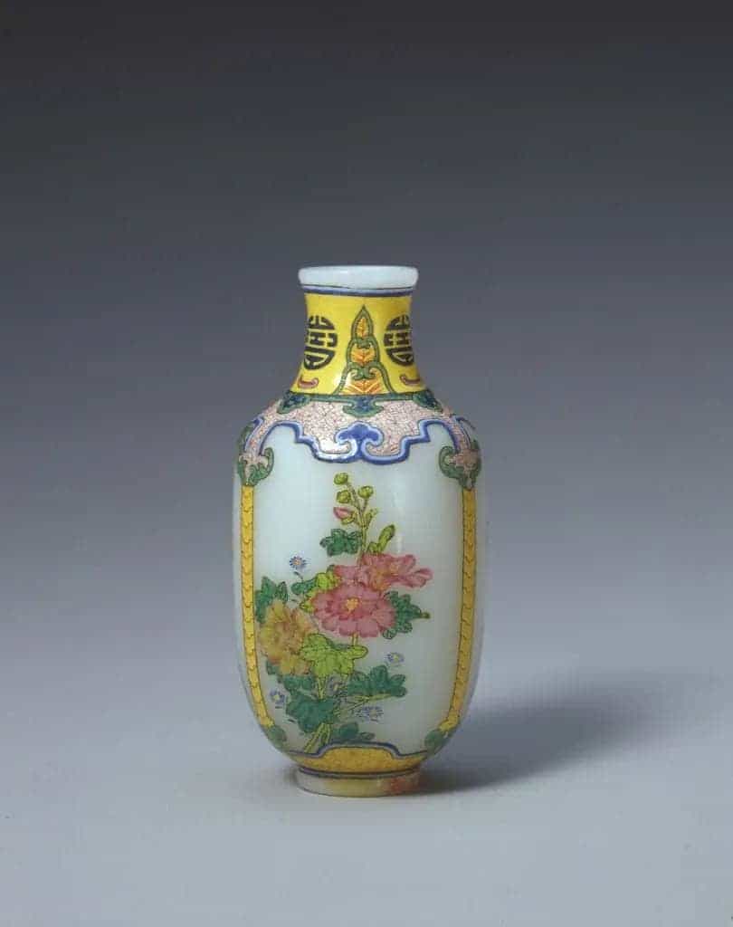 乾隆款玻璃胎画珐琅花卉纹瓶 - 故宫玻璃器藏品_第3张