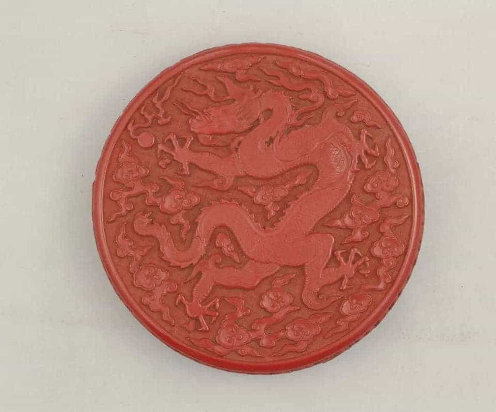 剔红云龙纹圆盒 - 故宫漆器藏品_第2张