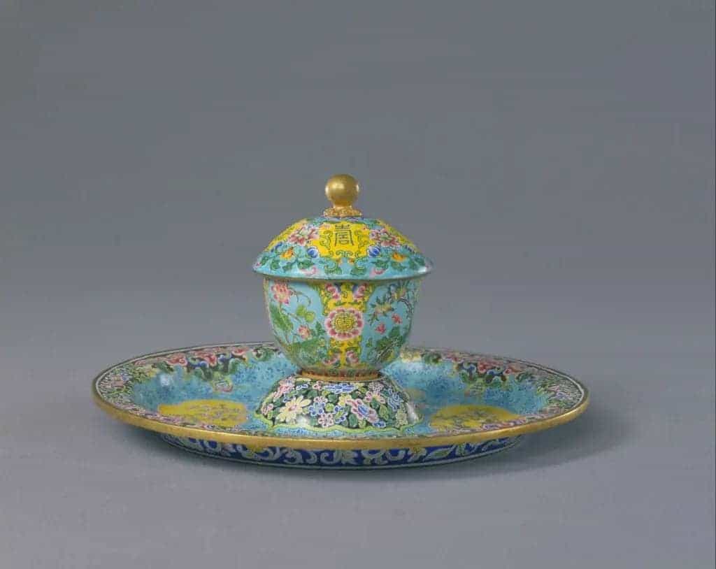 雍正款画珐琅寿字花卉纹盏 - 故宫珐琅器藏品_第1张
