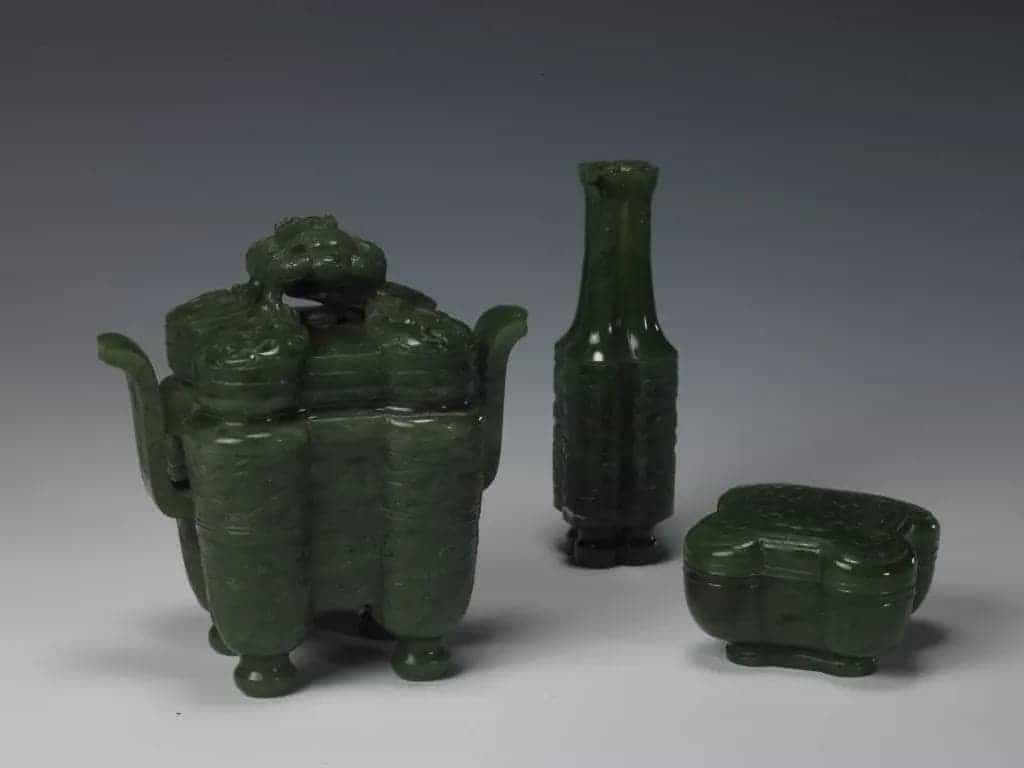 碧玉四柱式炉、瓶、盒三式 - 故宫玉石器藏品_第1张