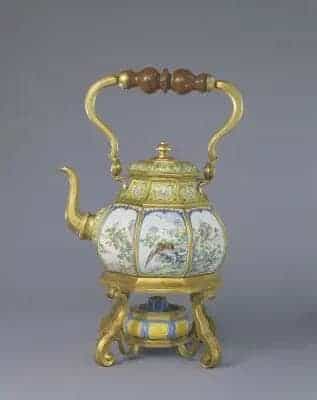 画珐琅开光提梁壶 - 故宫珐琅器藏品_第1张