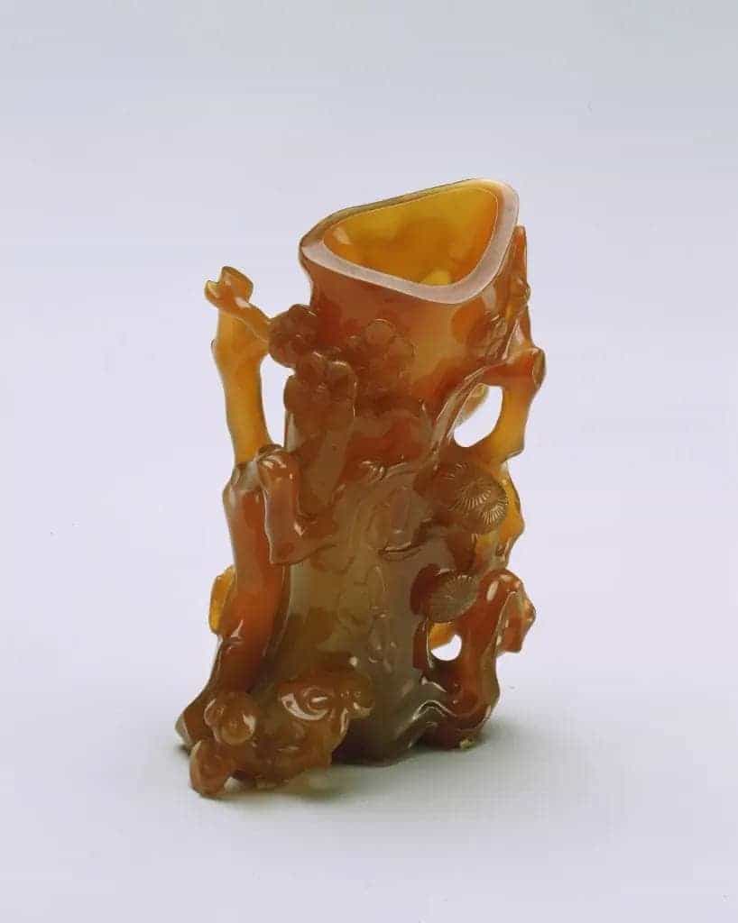 玛瑙树桩形花插 - 故宫玉石器藏品_第1张