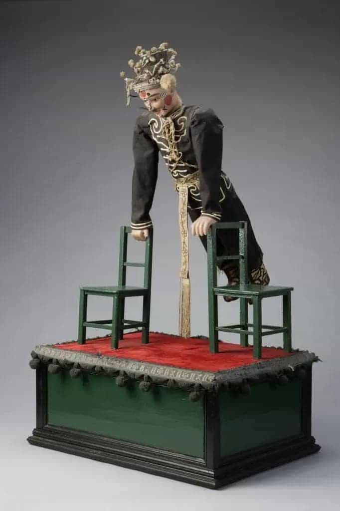 翻顶机械人 - 故宫生活器具类藏品_第2张