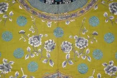 草绿色绸绣牡丹团寿夹马褂 - 故宫织绣类藏品_第3张