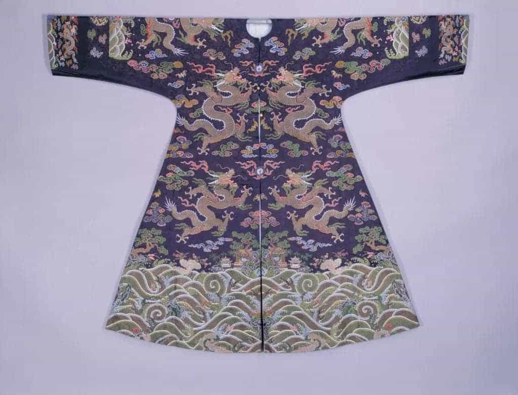 石青色云蟒妆花缎袷女褂 - 故宫织绣类藏品_第1张