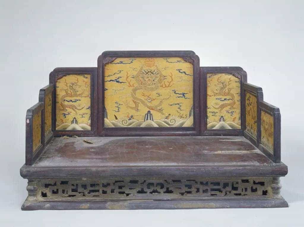 紫檀木嵌缂丝宝座 - 故宫家具类藏品_第1张