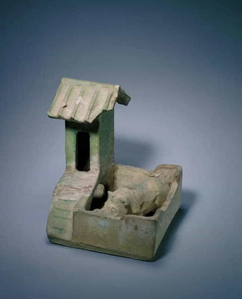 陶绿釉猪圈 - 故宫雕塑类藏品_第1张