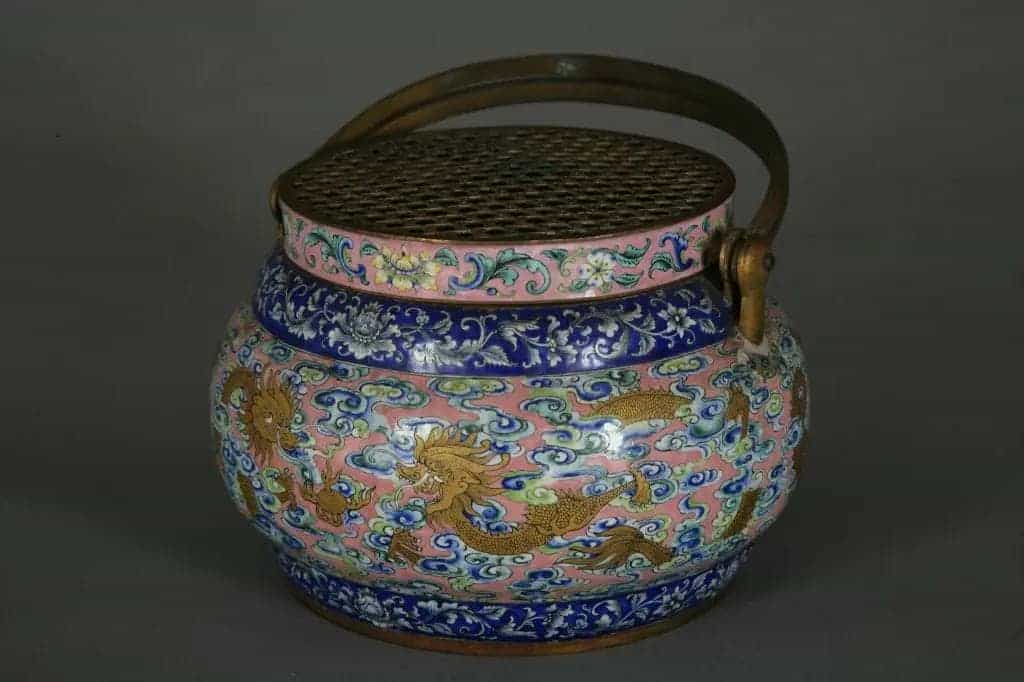 画珐琅云龙纹圆手炉 - 故宫珐琅器藏品_第1张