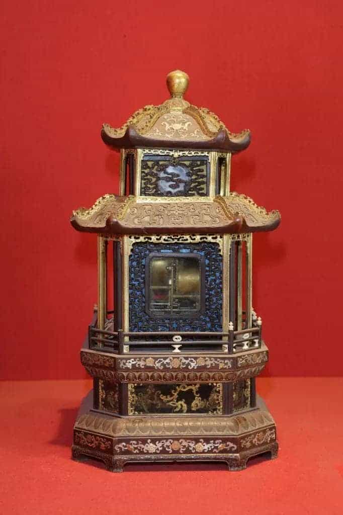 木楼嵌螺钿亭式钟 - 故宫钟表仪器类藏品_第2张
