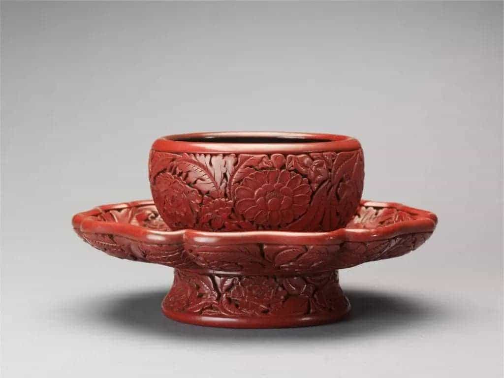 剔红花卉纹盏托 - 故宫漆器藏品_第1张