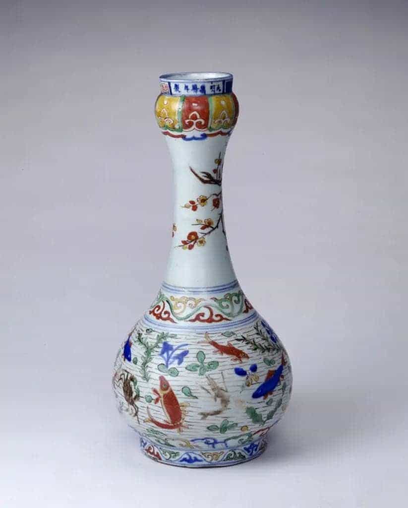 五彩鱼藻纹蒜头瓶 - 故宫陶瓷器藏品_第1张
