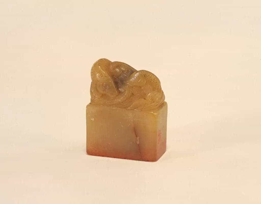 寿山石双鱼纽“平生知己是梅花”印 - 故宫玺印类藏品_第1张