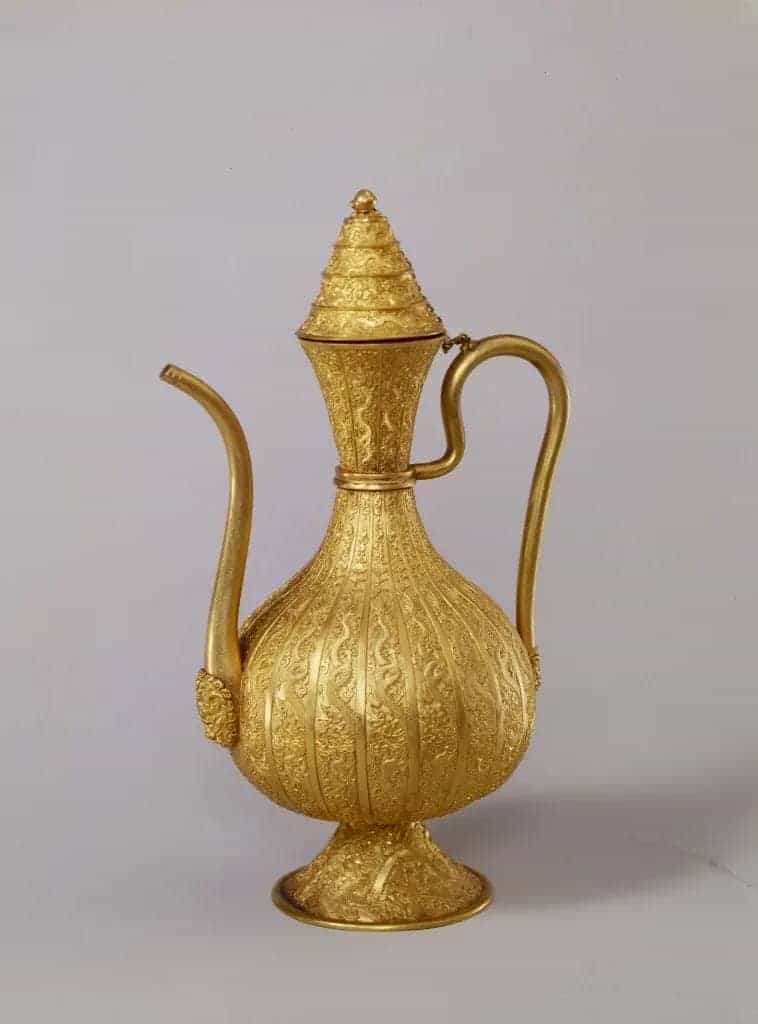 金錾云龙纹执壶 - 故宫金银锡器藏品_第1张