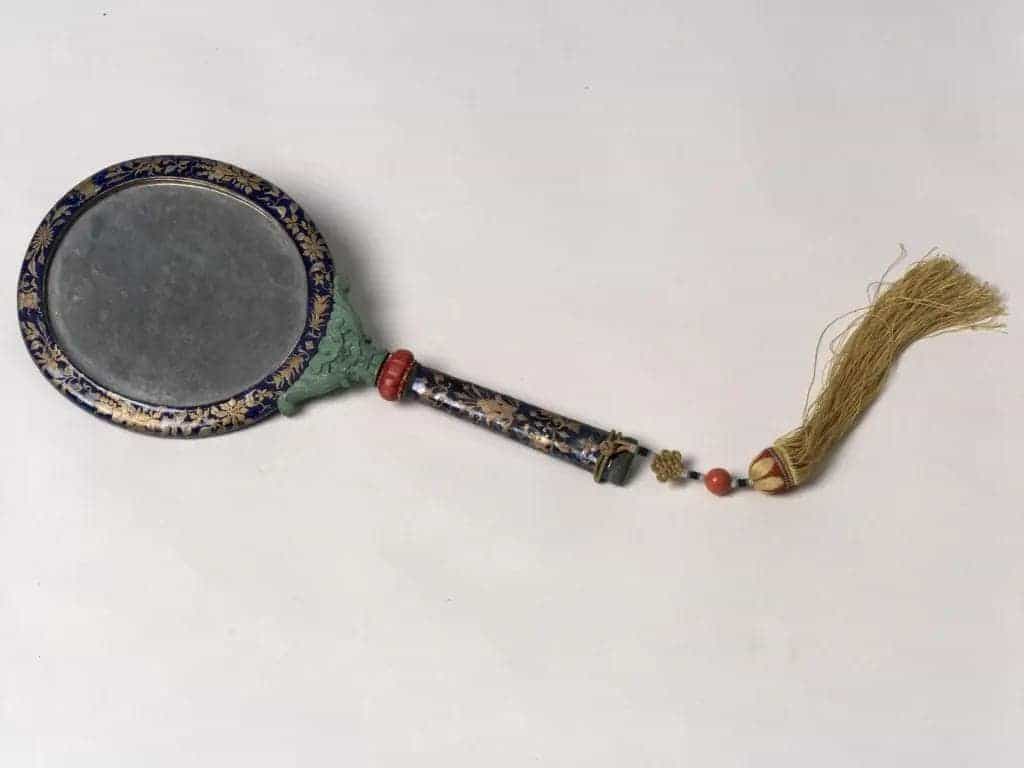 画珐琅双喜字八吉祥纹把镜 - 故宫珐琅器藏品_第1张