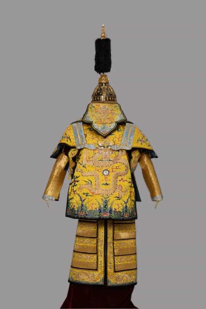 黑漆嵌金饰珍珠乾隆帝御用盔 - 故宫武备仪仗类藏品_第5张