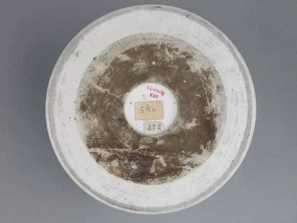 洒蓝地五彩人物纹笔筒 - 故宫陶瓷器藏品_第2张
