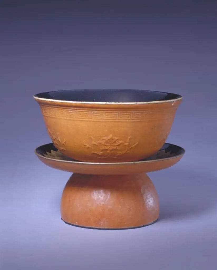 匏制勾莲纹带托高足碗 - 故宫竹木牙角匏类藏品_第1张