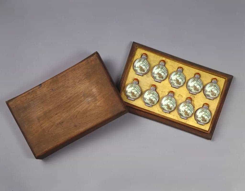 粉彩鼻烟壶 - 故宫生活器具类藏品_第1张