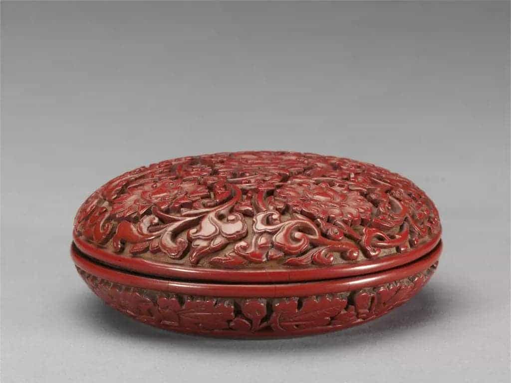剔红缠枝莲纹圆盒 - 故宫漆器藏品_第1张